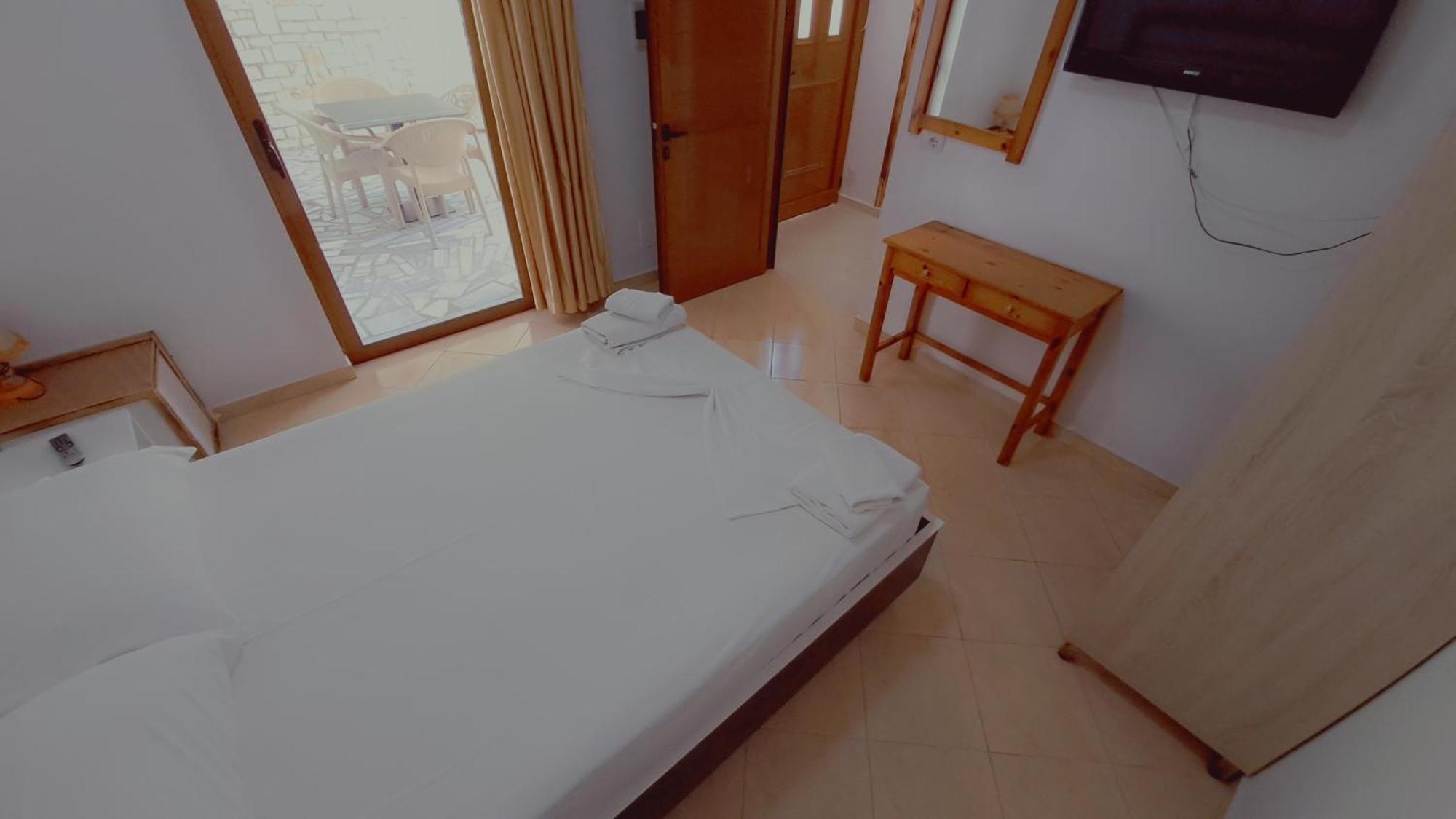 Hotel Vathi Ksamil Exterior photo